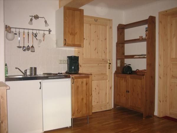 Wohnzimmer mit Einbauk�che